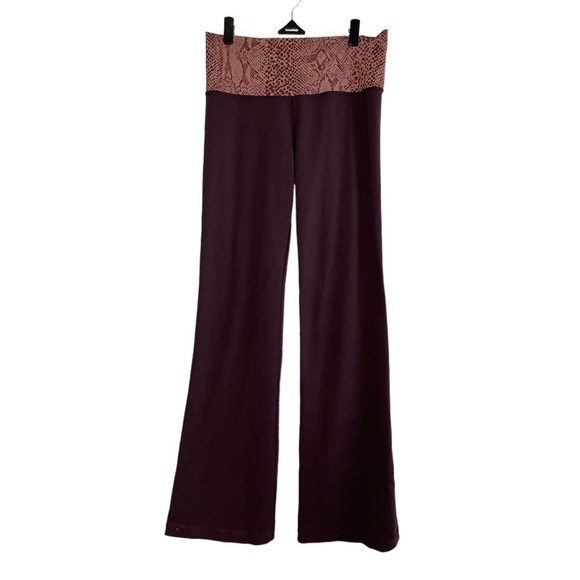 LULULEMON Groove Pant in Black Cherry / Desert Snake Bark Berry Multi - Picture 4 of 8
